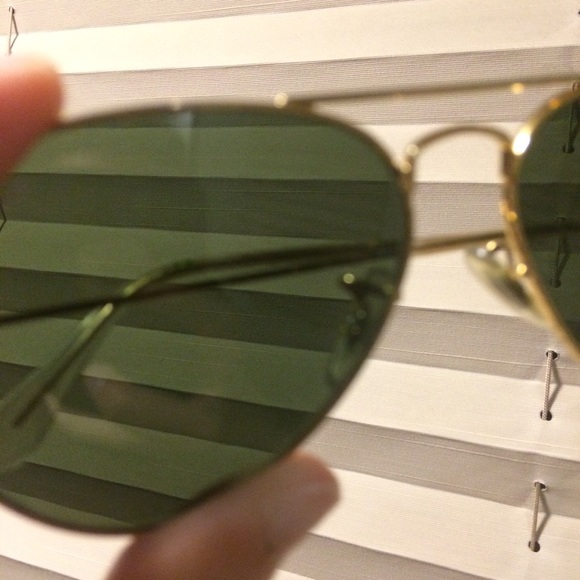 Gold Ray-Ban Aviators - Picture 7 of 8